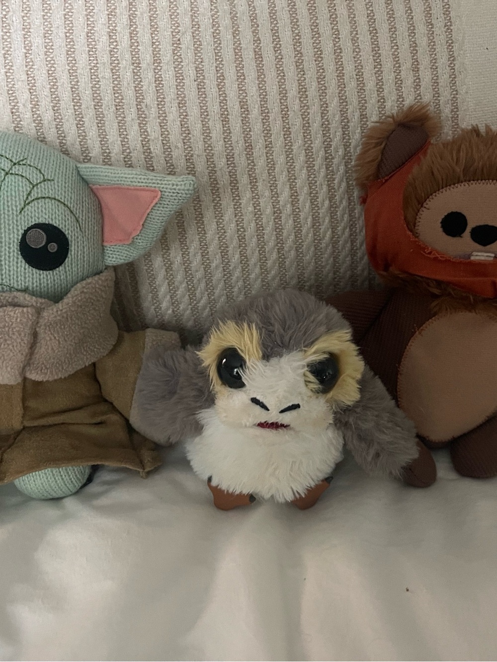 Star Wars “Galaxys Edge” Plush Characters